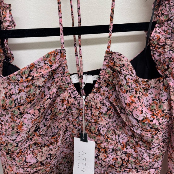 NWT! ASTR the Label Toni Tie Neck Peplum Top - Picture 7 of 12